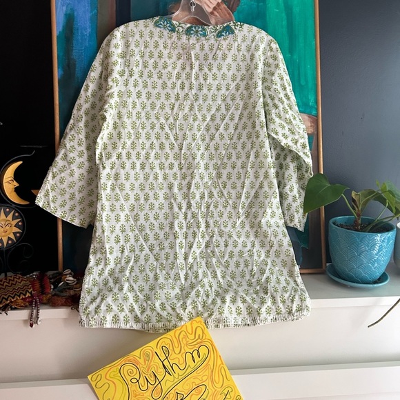 Green Floral Women's Tunic - Picture 12 of 16